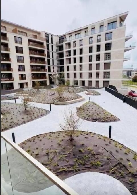 New In Center With Terrac And Parking